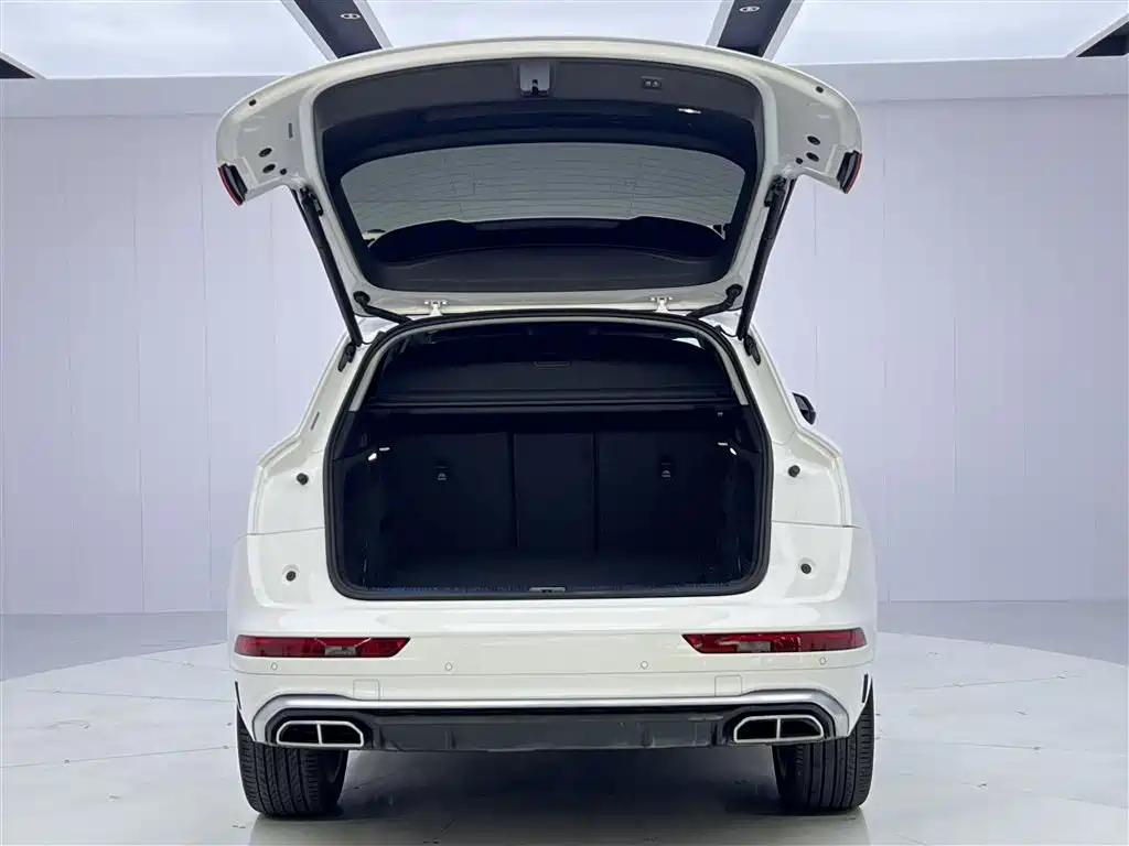Audi Q5L 2022 — фото 12