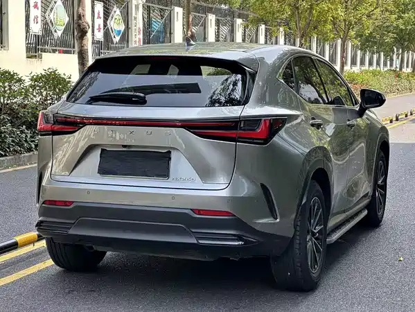 Lexus NX 2023