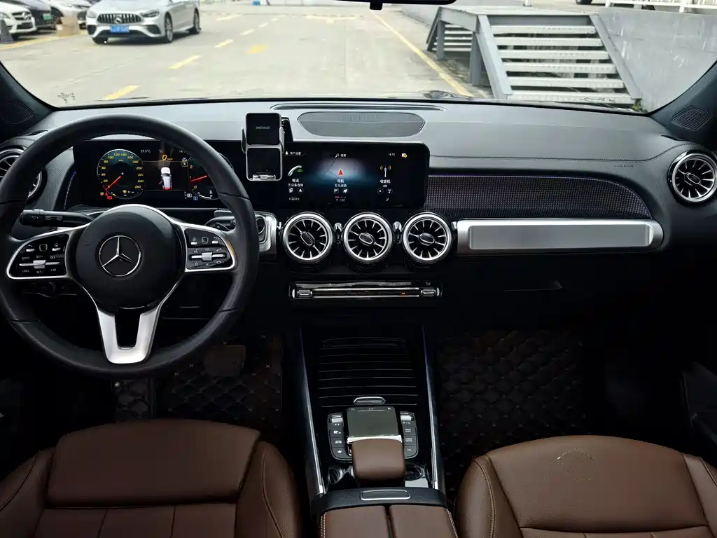 Mercedes-Benz GLB 2023 — фото 13