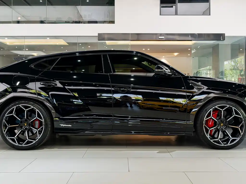 Lamborghini Urus 2023 — фото 20