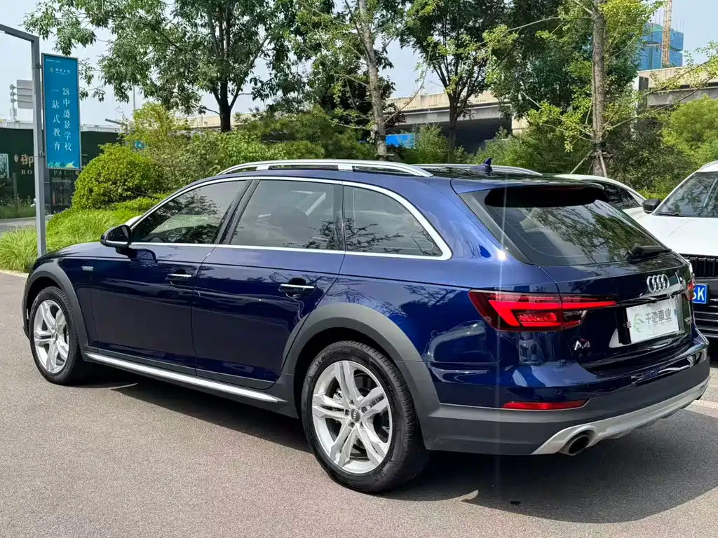 Audi A4 2019 — фото 17