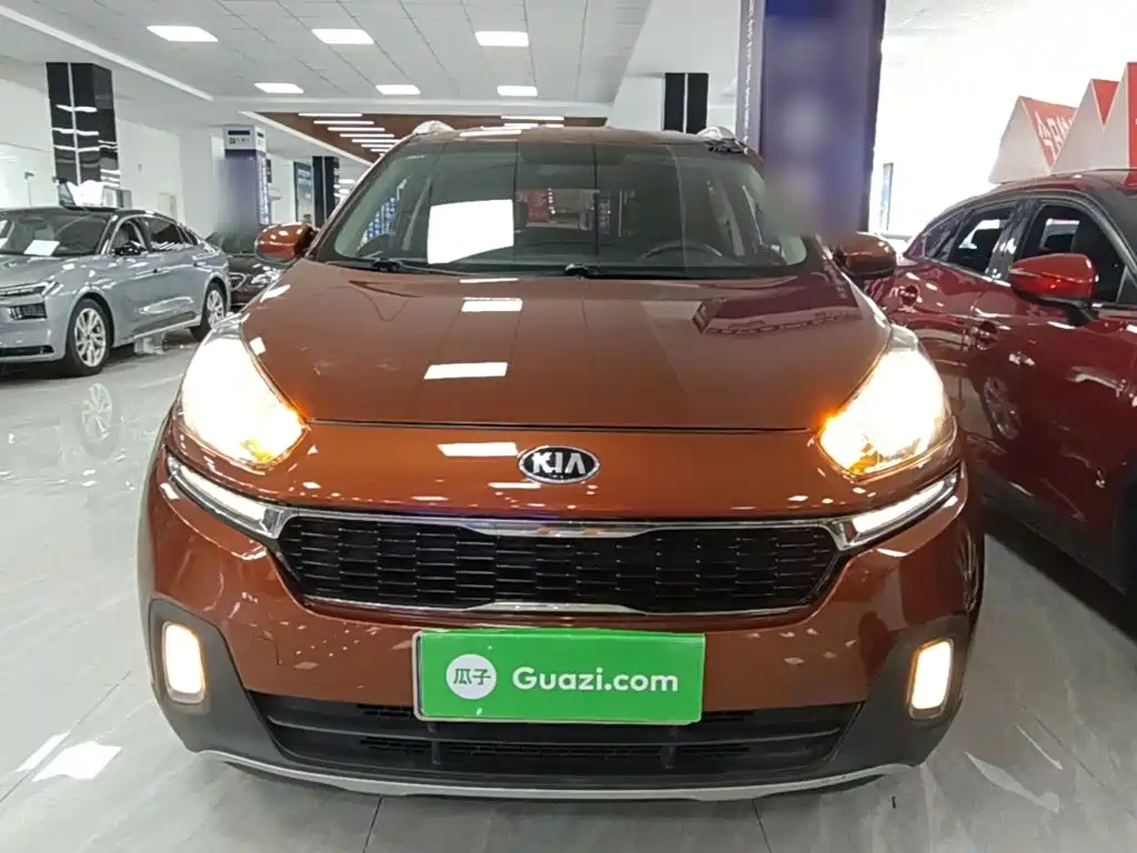 Kia KX3 Proud Running 2016