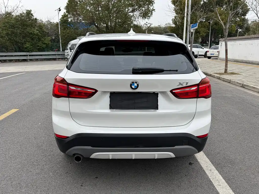 BMW X1 2017 — фото 8