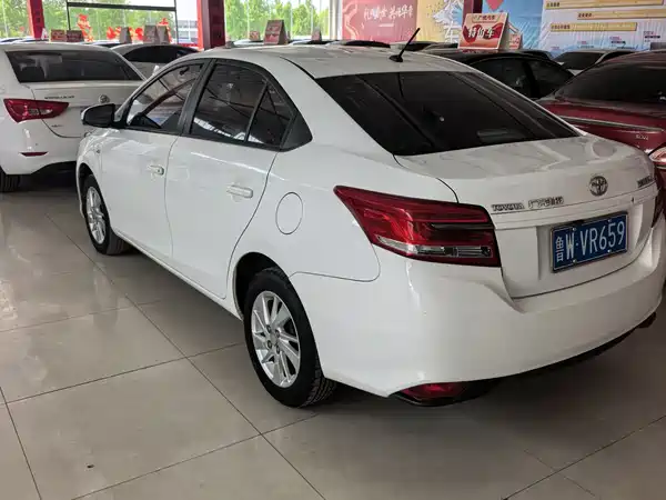 Toyota Yaris L 2019