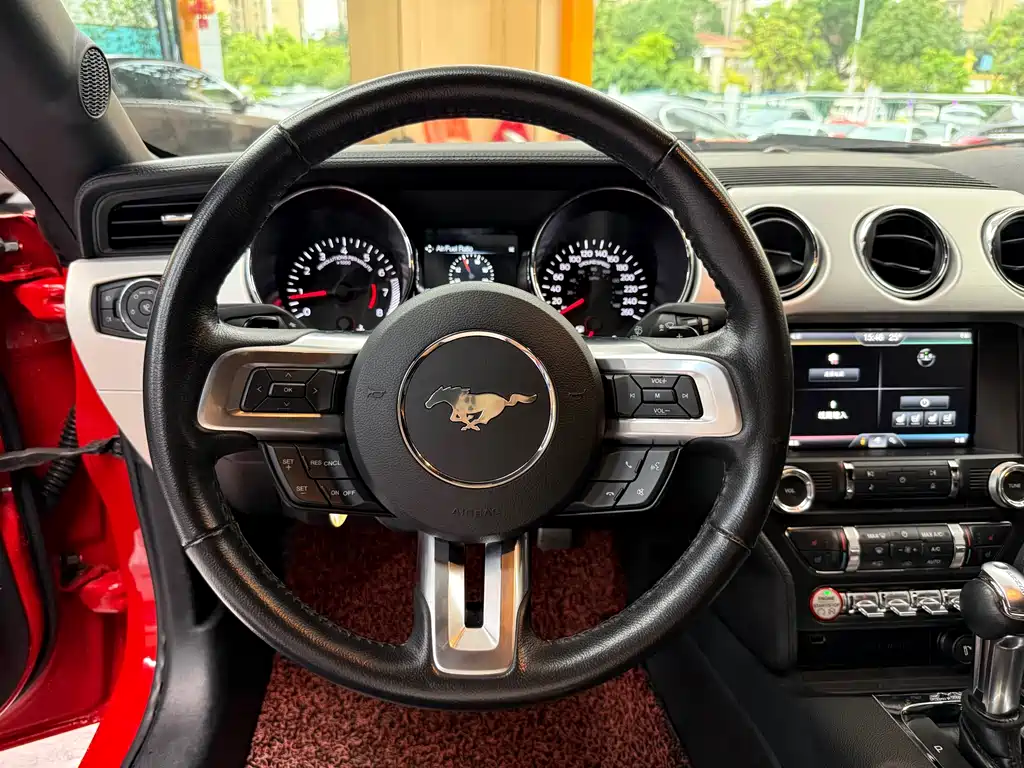 Ford Mustang 2015 — фото 15