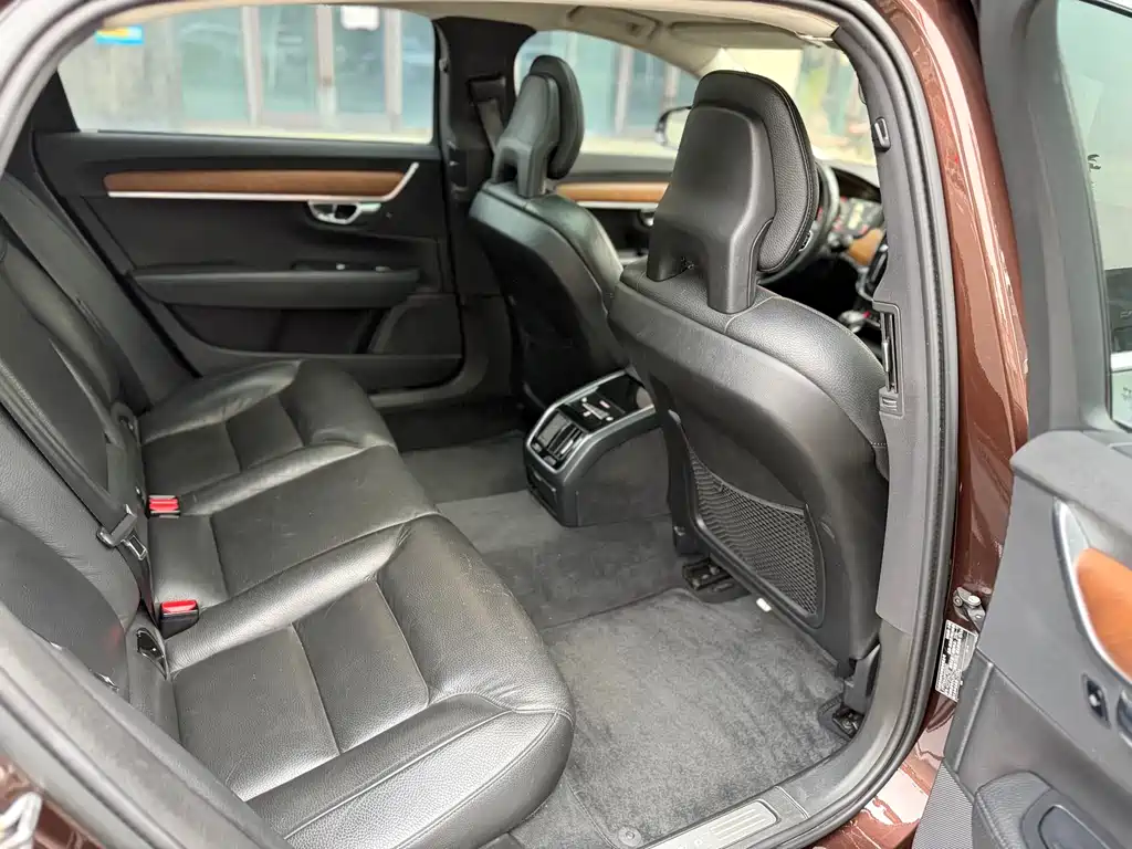 Volvo S90 2017 — фото 15