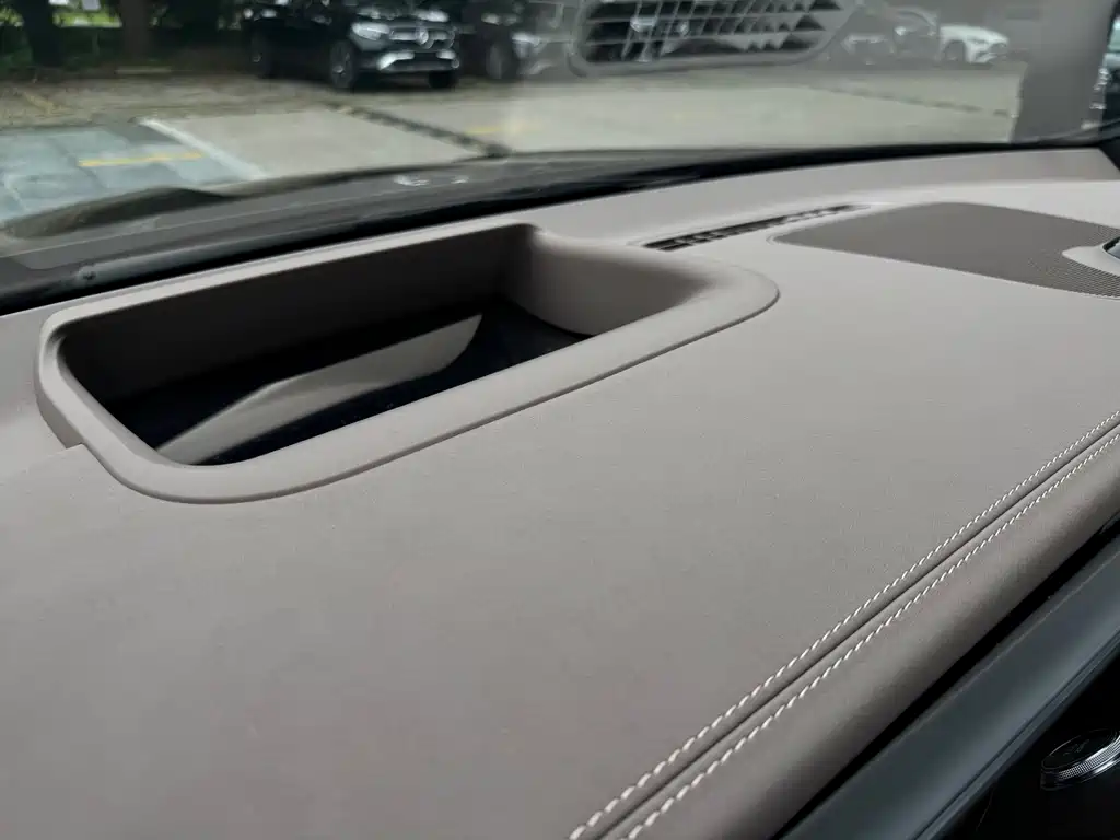 Mercedes-Benz EQE SUV 2025