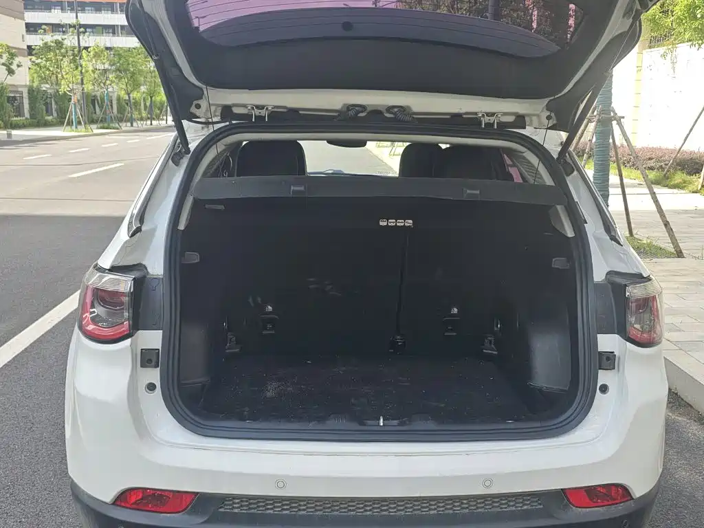 Jeep Compass 2019 — фото 19