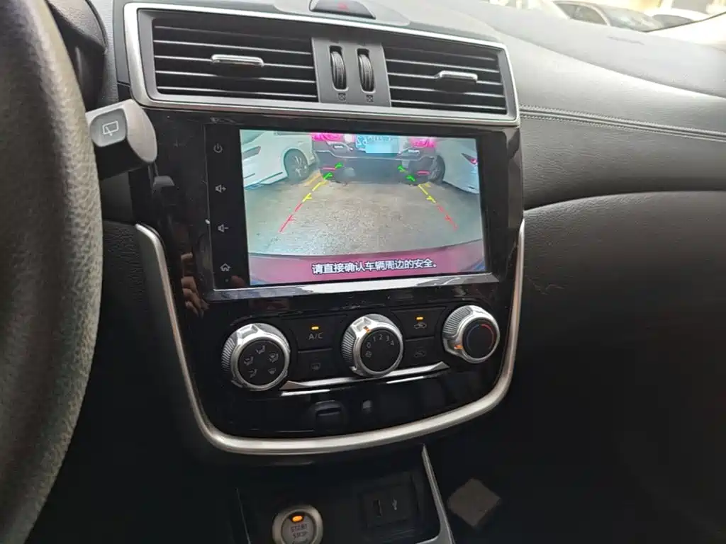 Nissan Tiida 2019 — фото 13