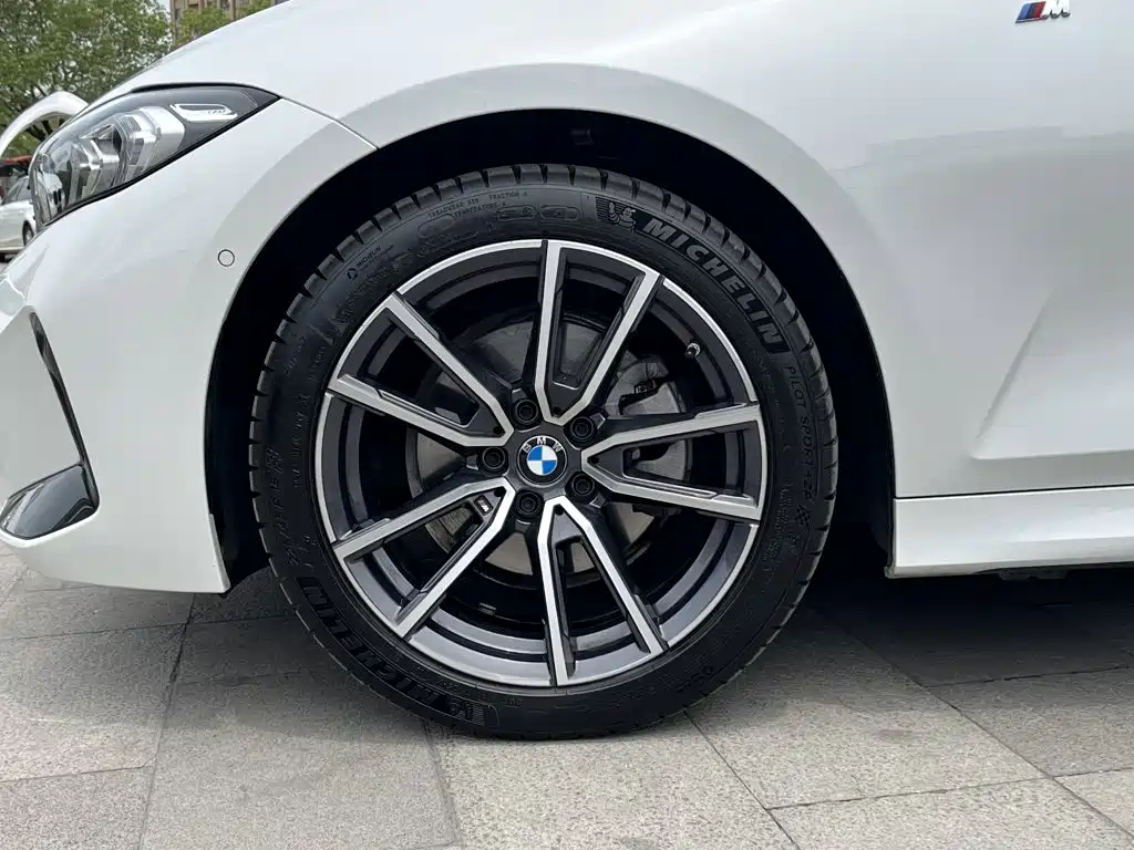 BMW 3 Series 2023 — фото 10