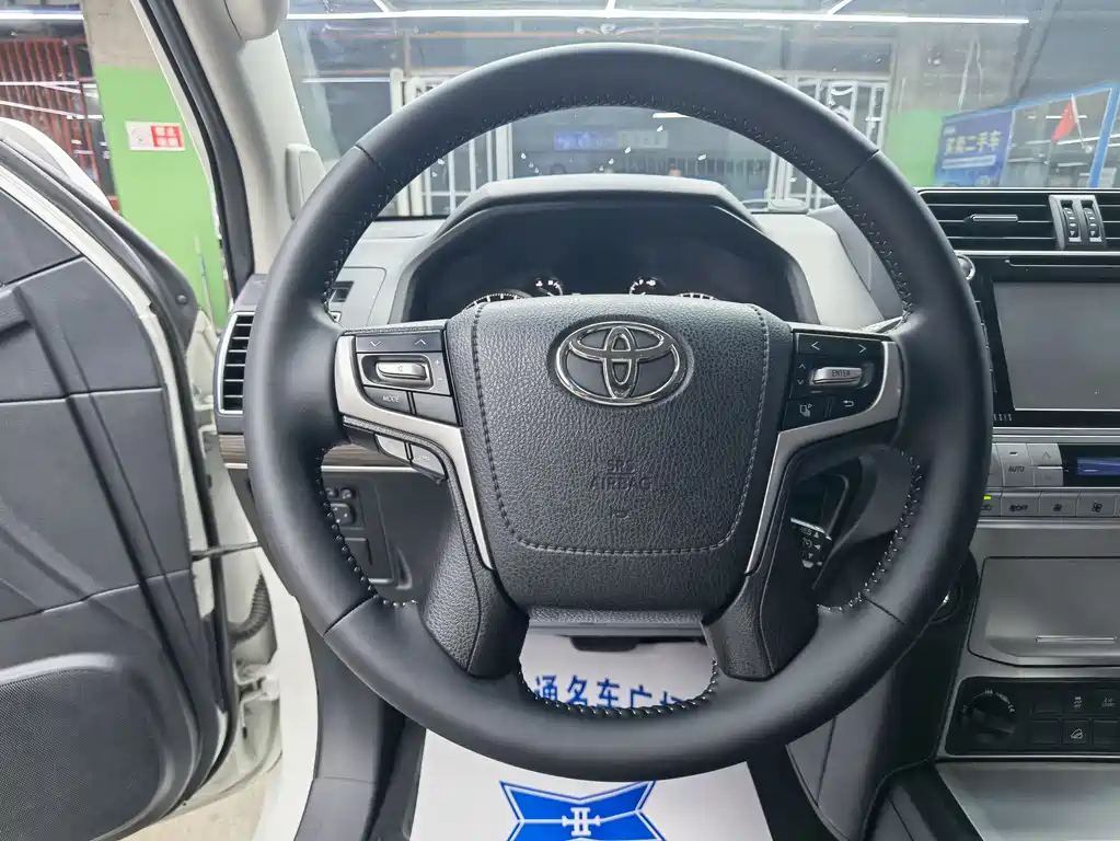 Toyota Prado 2018 — фото 10