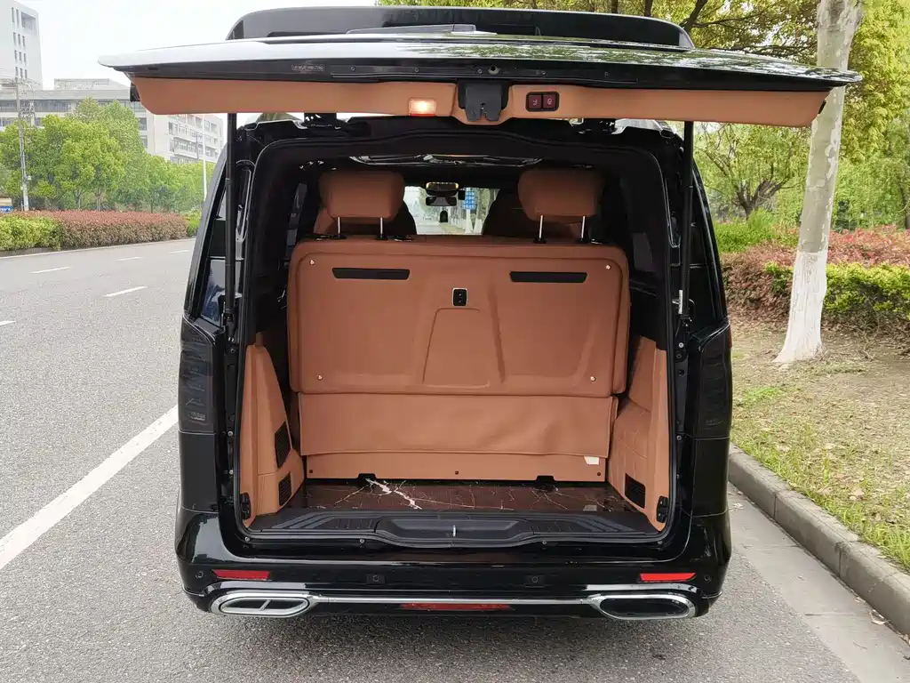 Mercedes-Benz Vito 2022 — фото 12