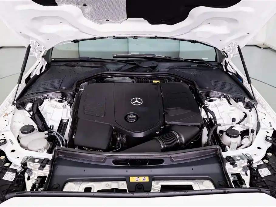Mercedes-Benz C-Class 2023 — фото 7