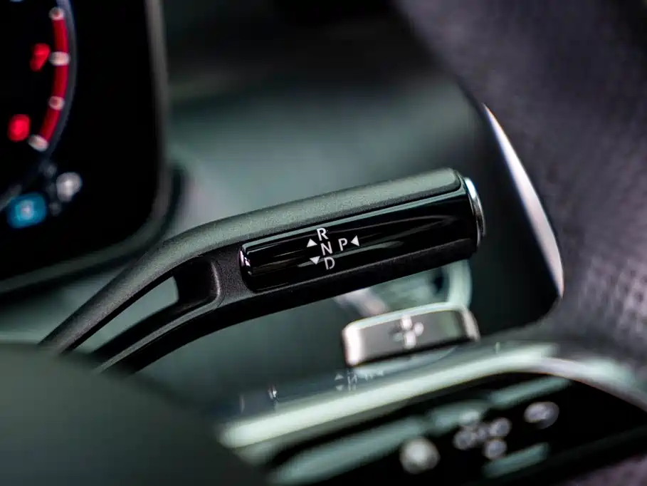 Mercedes-Benz C-Class 2023 — фото 12