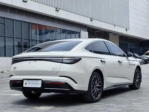 BYD Seal 07 DM-i 2024