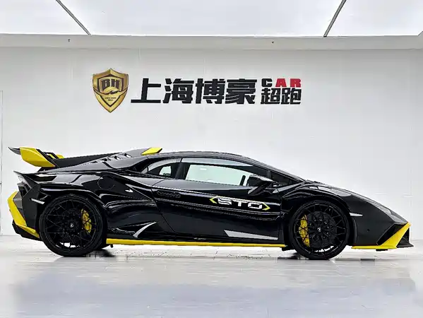 Lamborghini Huracan 2022