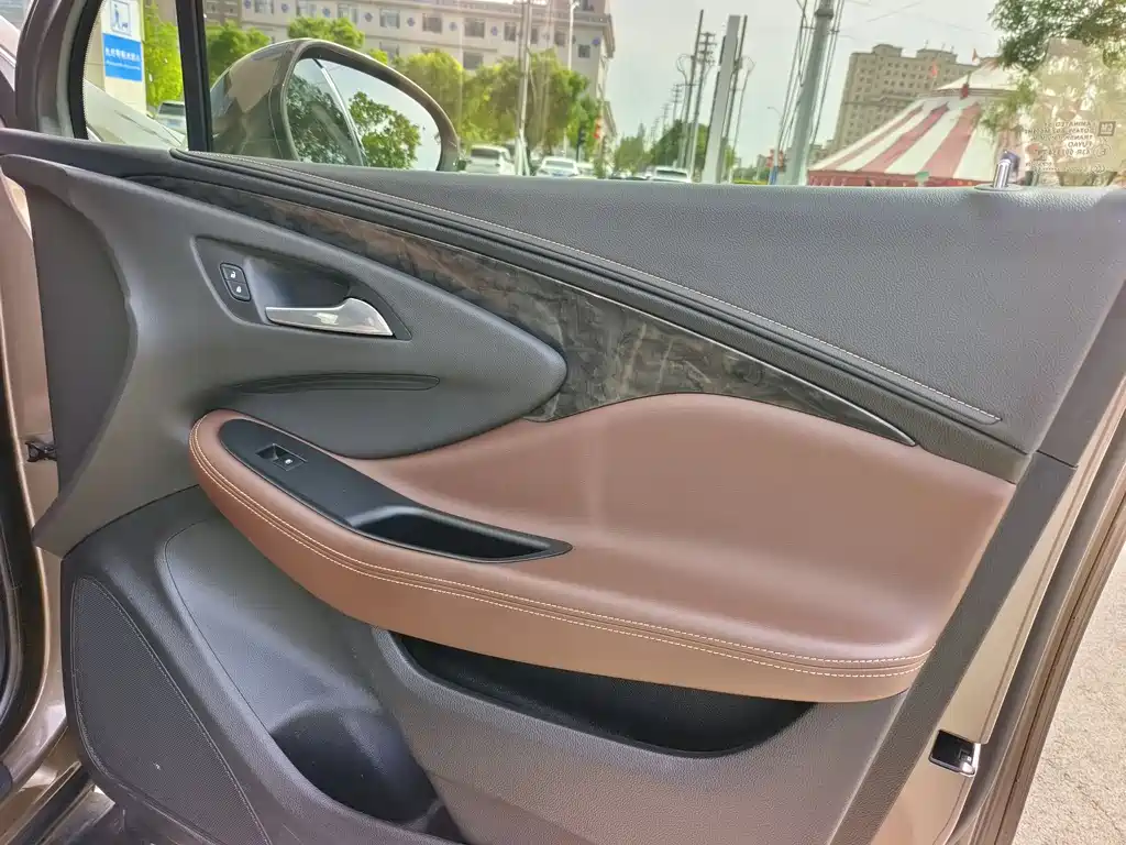 Buick Envision Plus 2016 — фото 11
