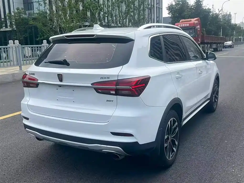 Roewe RX5 2018 — фото 10