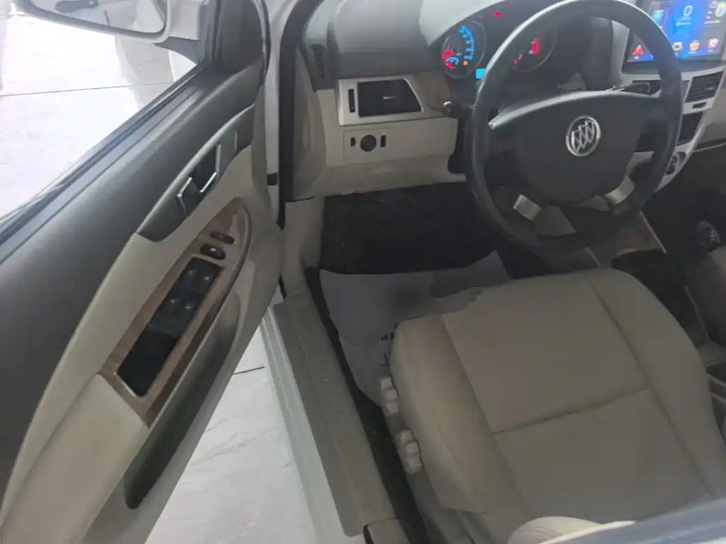 Buick Excelle 2015 — фото 16