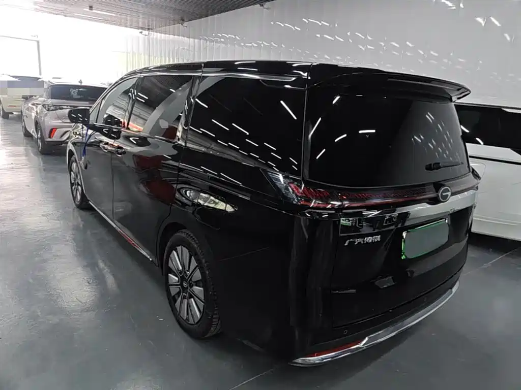 GAC Motor E8 PHEV 2025 — фото 23