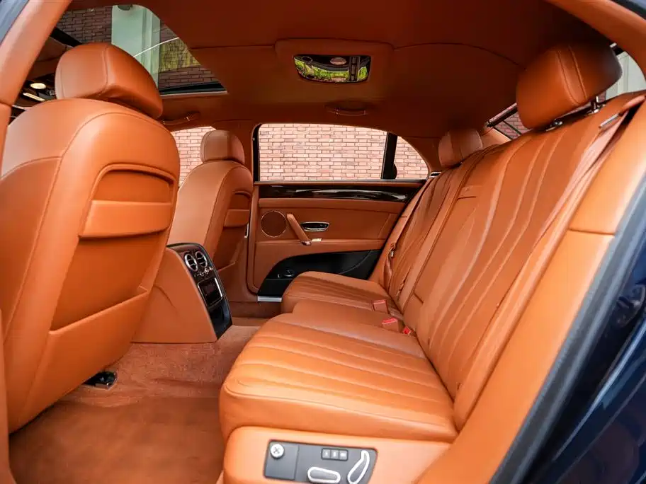 Bentley Flying Spur 2016 — фото 9