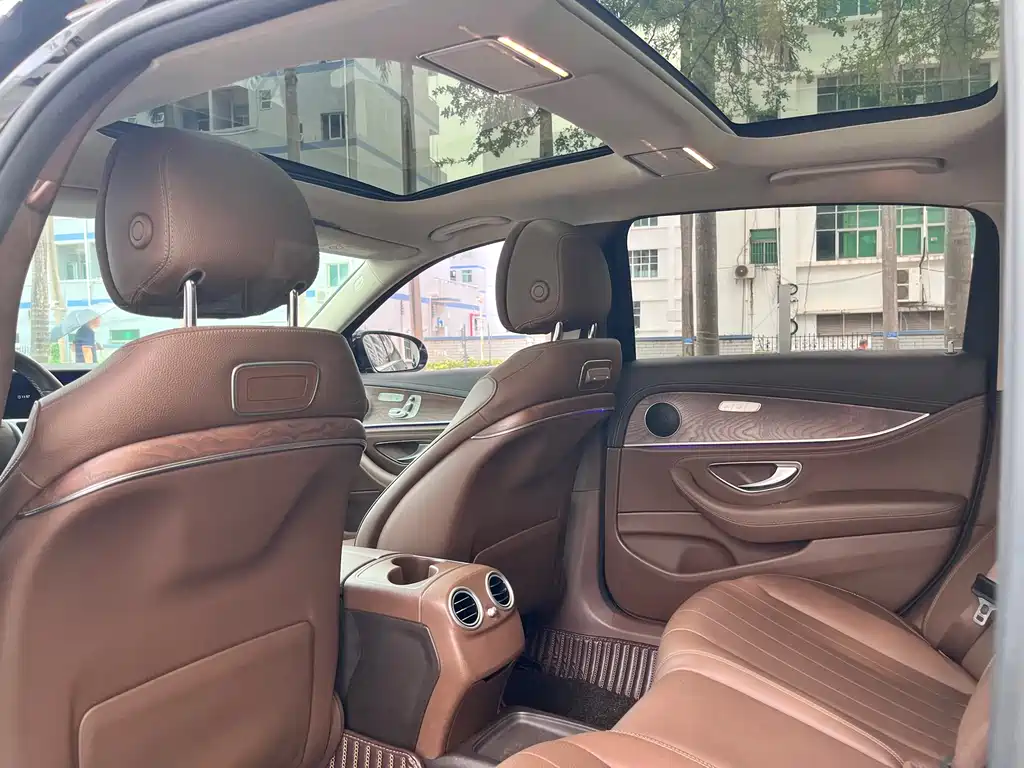 Mercedes-Benz E-Class 2020 — фото 11