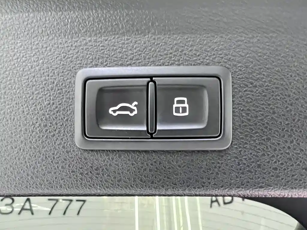 Audi Q2L 2022 — фото 16