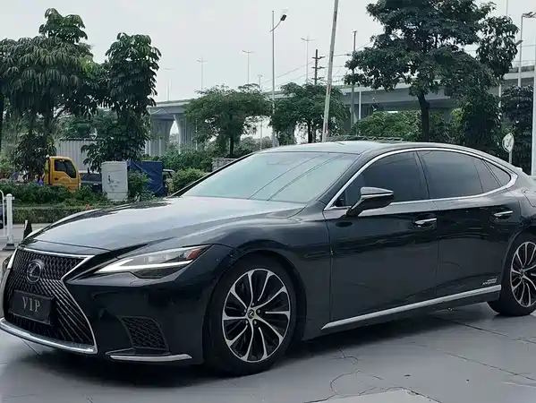 Lexus LS 2021