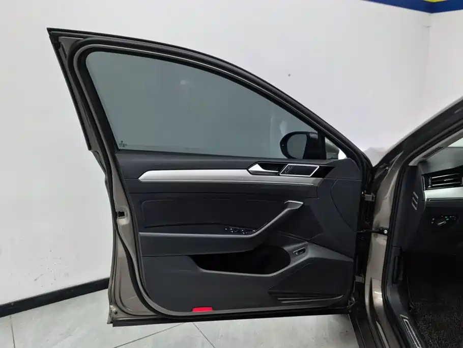 Volkswagen Magotan 2016