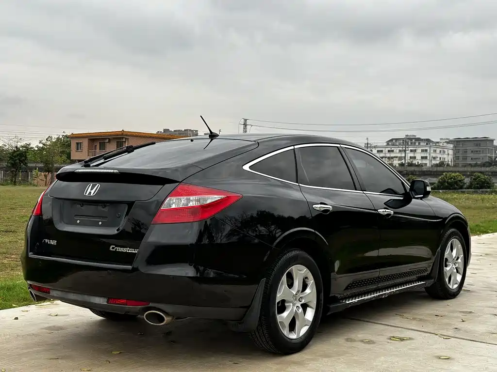Honda Crosstour 2012 — фото 7