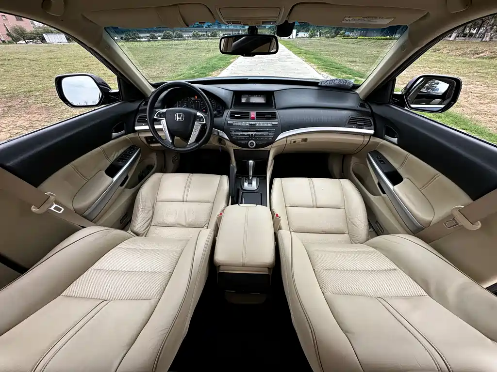 Honda Crosstour 2012 — фото 17