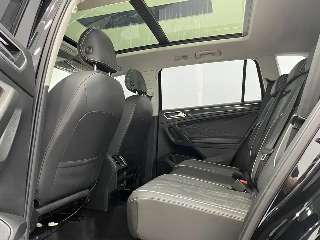 Volkswagen Tiguan L 2023