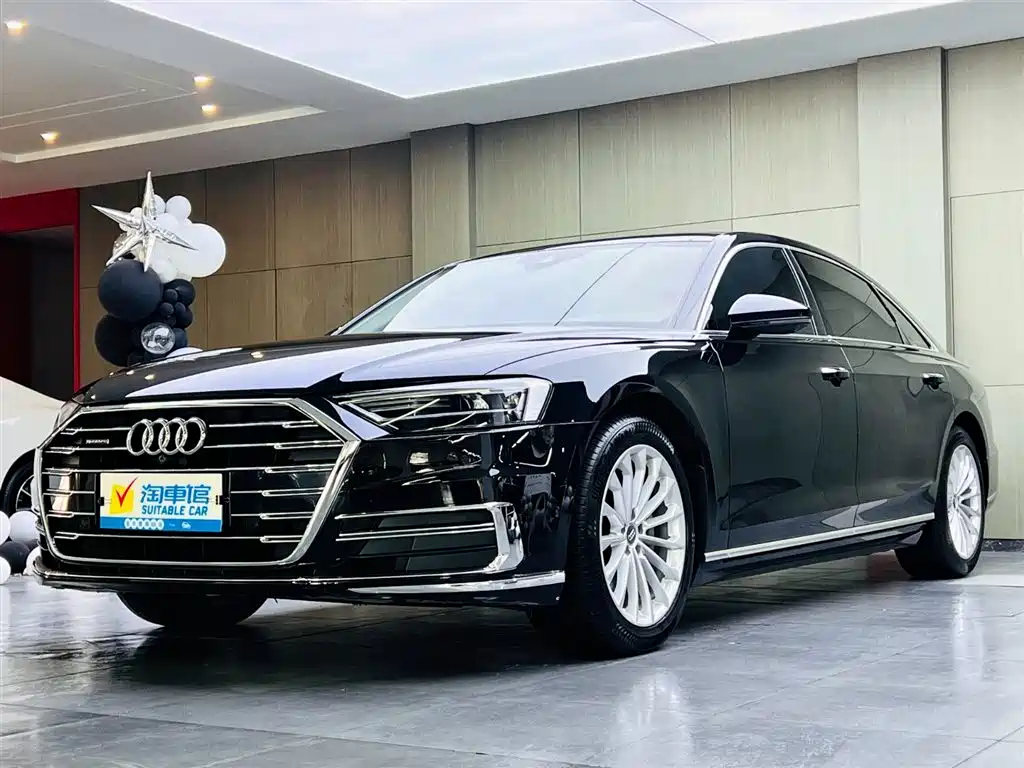 Audi A8 2020 — фото 1