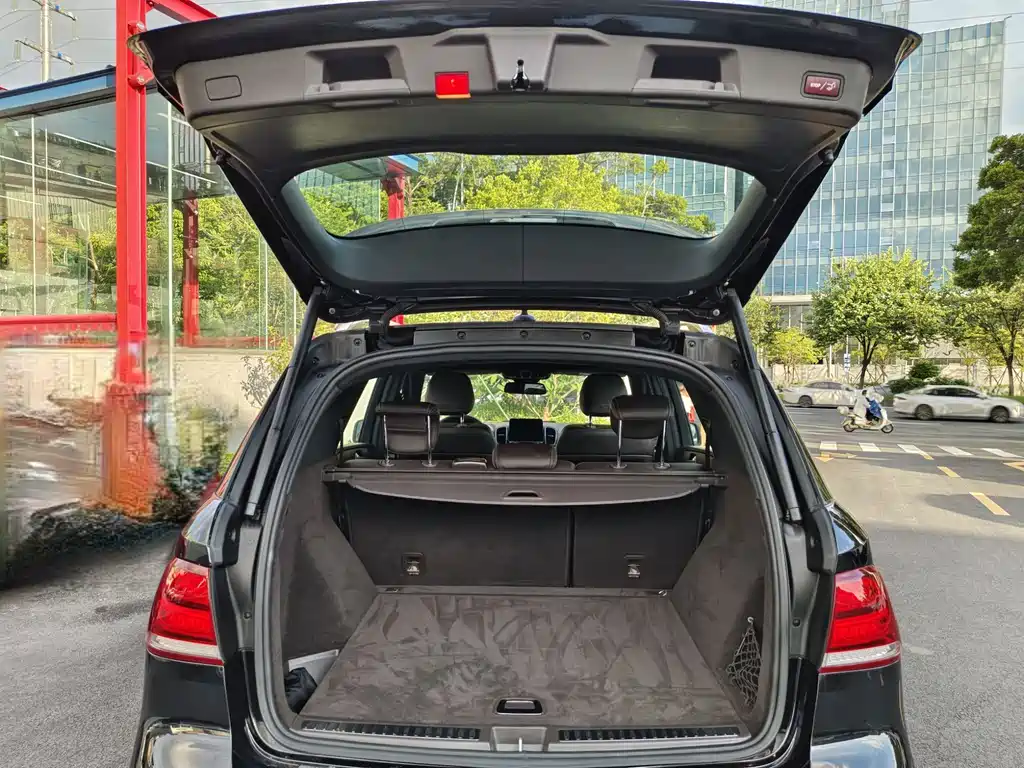 Mercedes-Benz GLE 2016 — фото 30