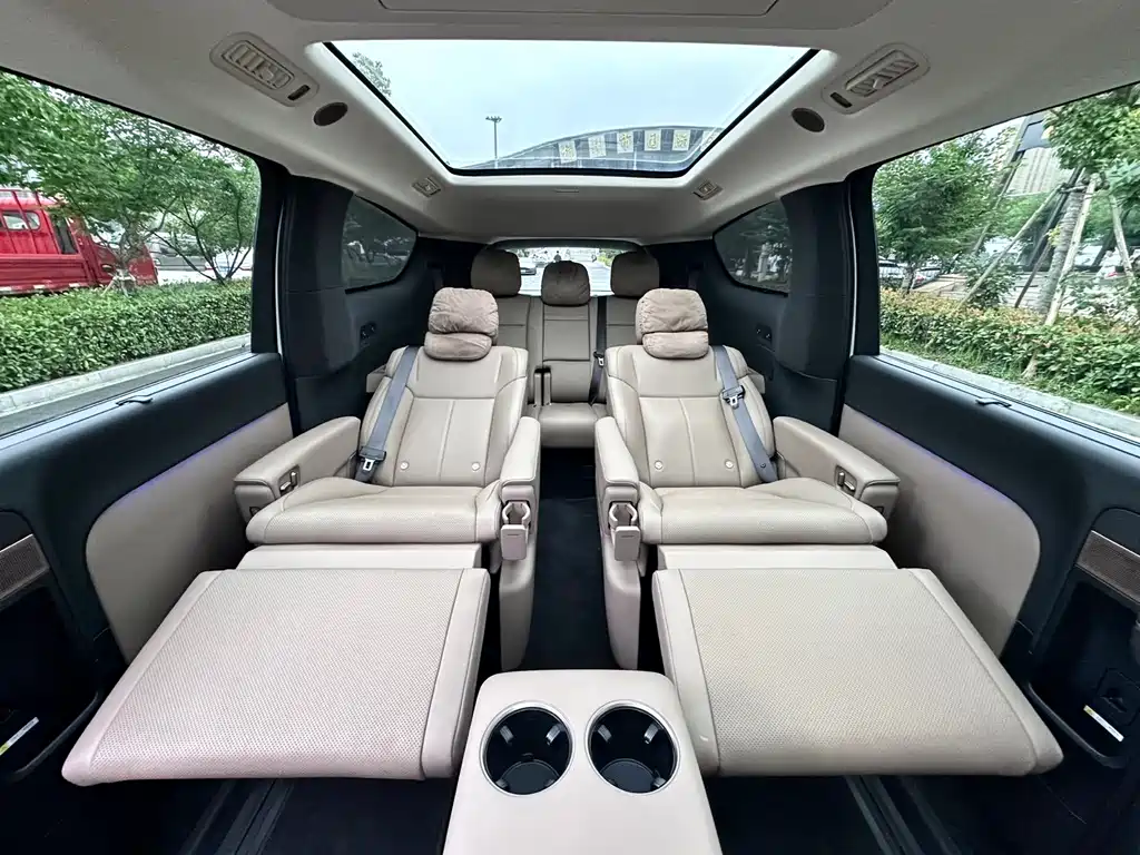 Li Auto Li MEGA 2025