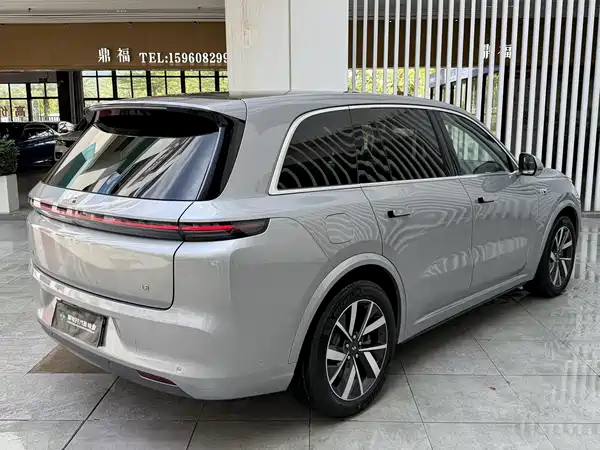 Li Auto L8 2022