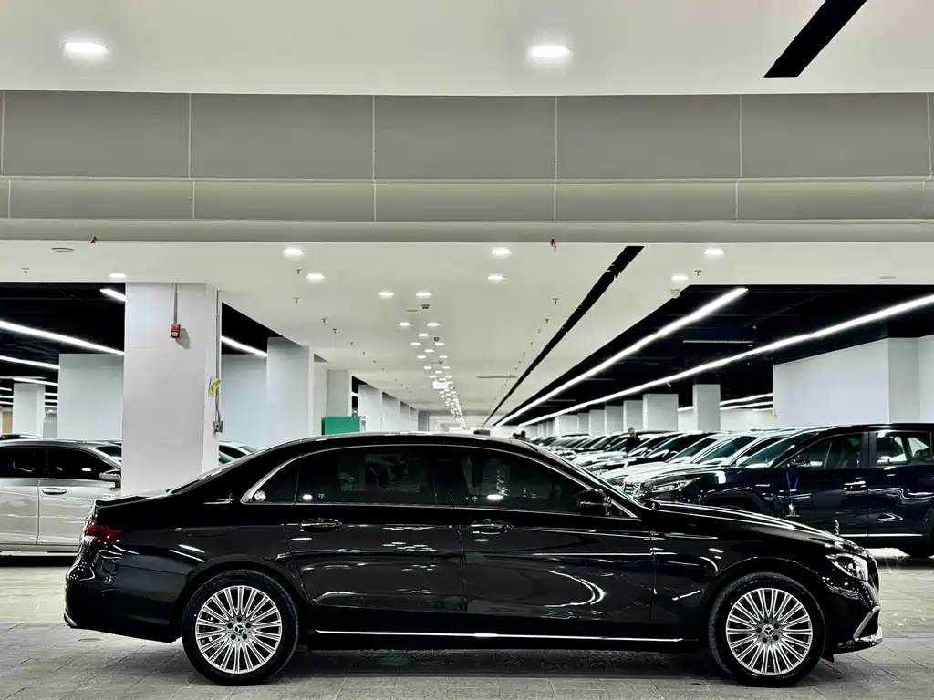 Mercedes-Benz E-Class 2021 — фото 14