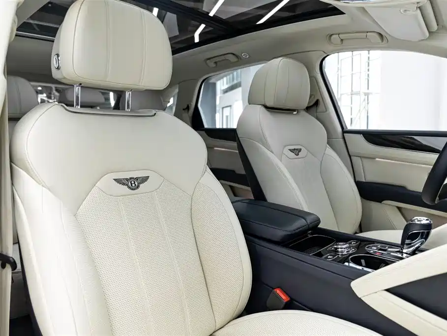 Bentley Bentayga 2022 — фото 15