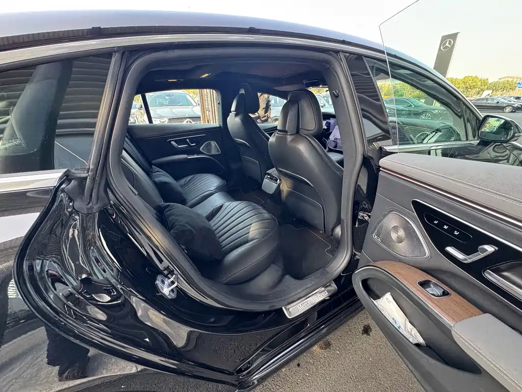 Mercedes-Benz EQS 2023 — фото 12