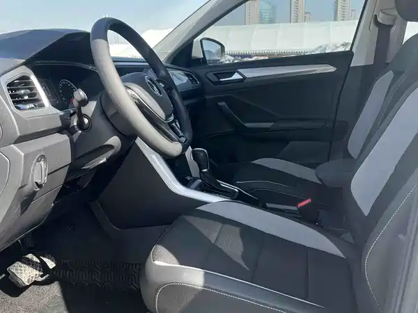 Volkswagen T-Roc 2023