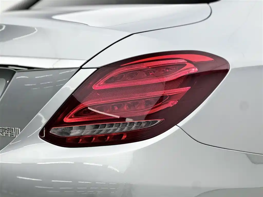 Mercedes-Benz C-Class 2018 — фото 16