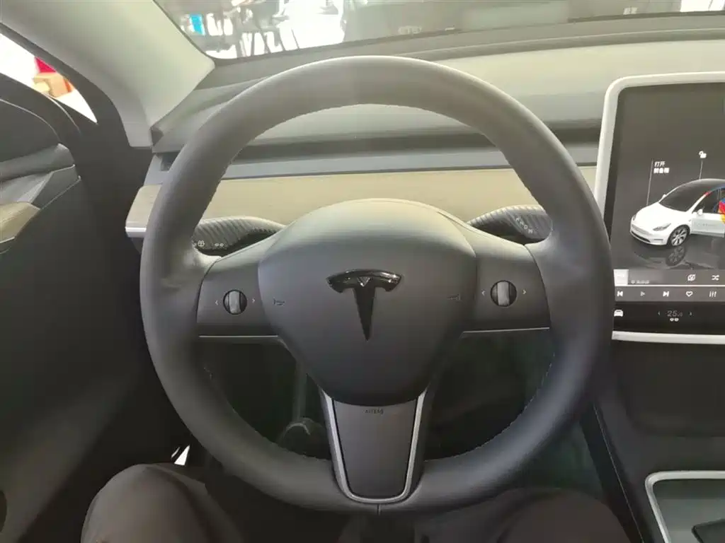 Tesla Model Y 2023 — фото 11