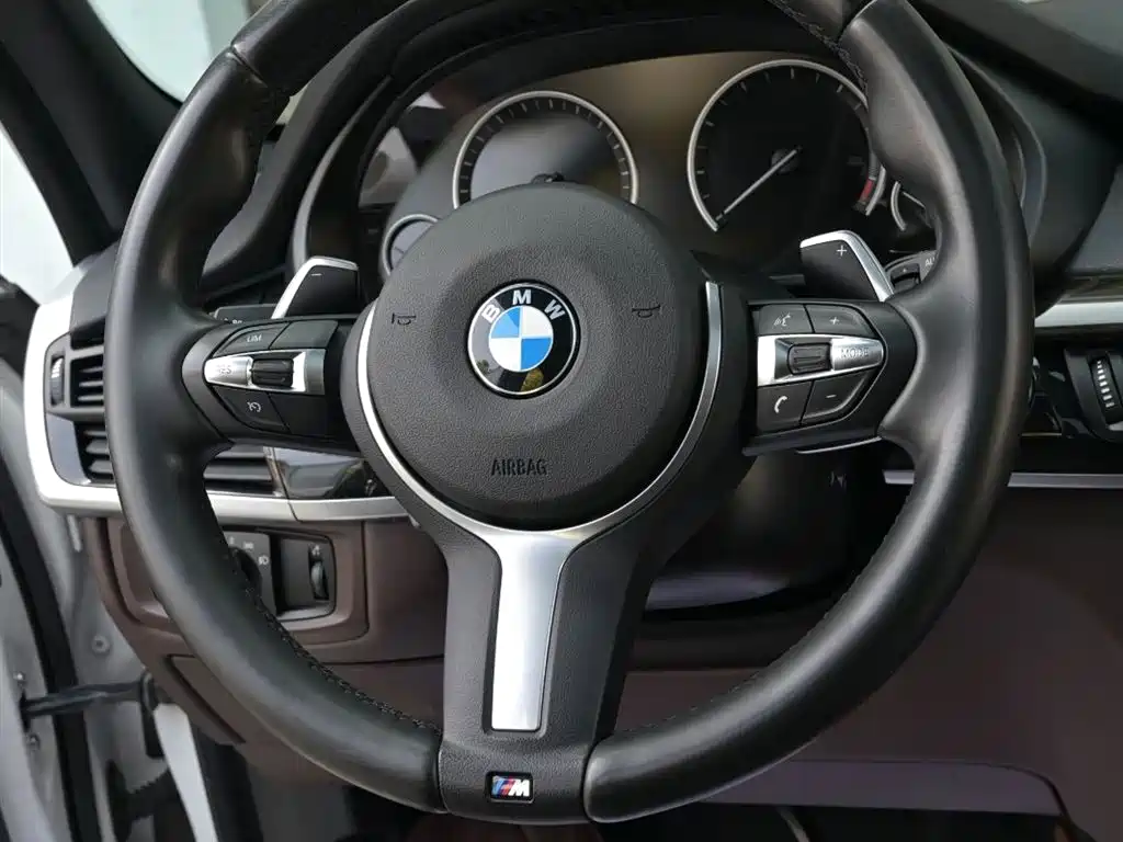 BMW X5 2017 — фото 11