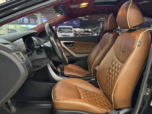 Hyundai Elantra Langdong 2015