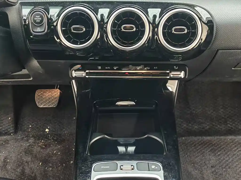 Mercedes-Benz A-Class 2023 — фото 9