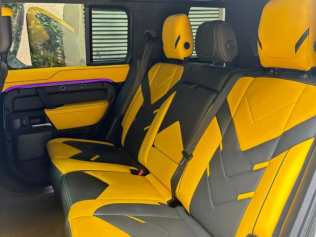 Land Rover Defender 2021 — фото 10