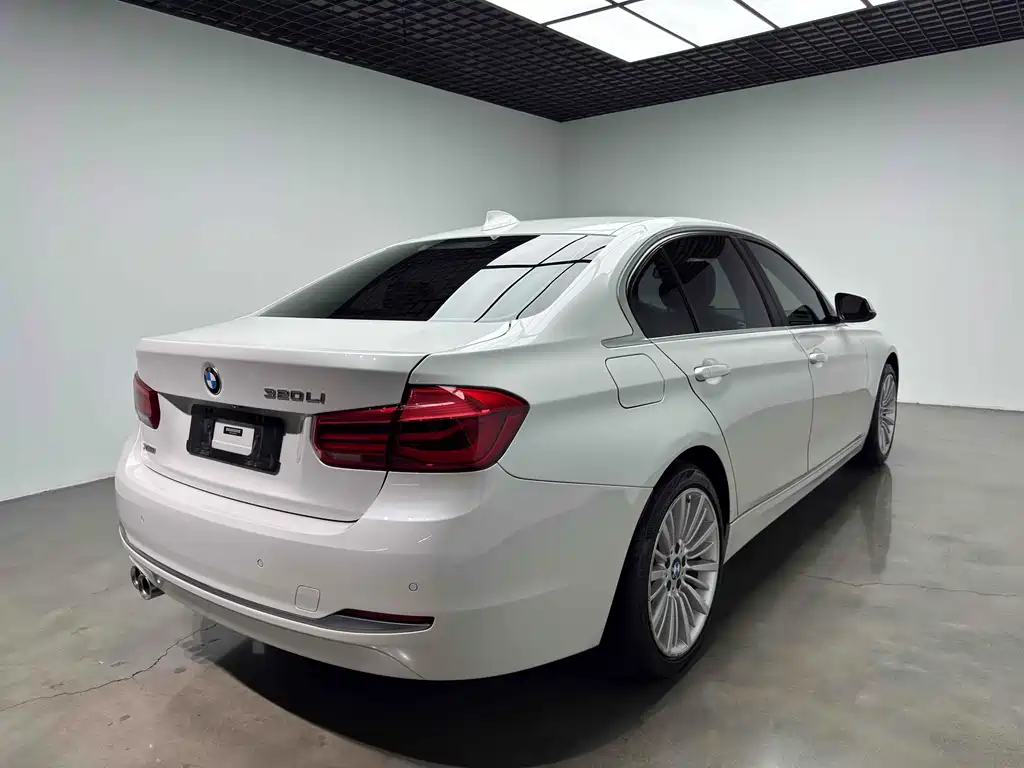 BMW 3 Series 2018 — фото 4