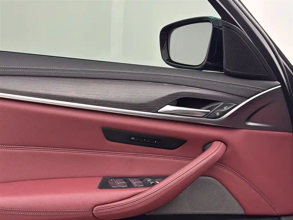 BMW 5 Series New Energy 2021 — фото 14