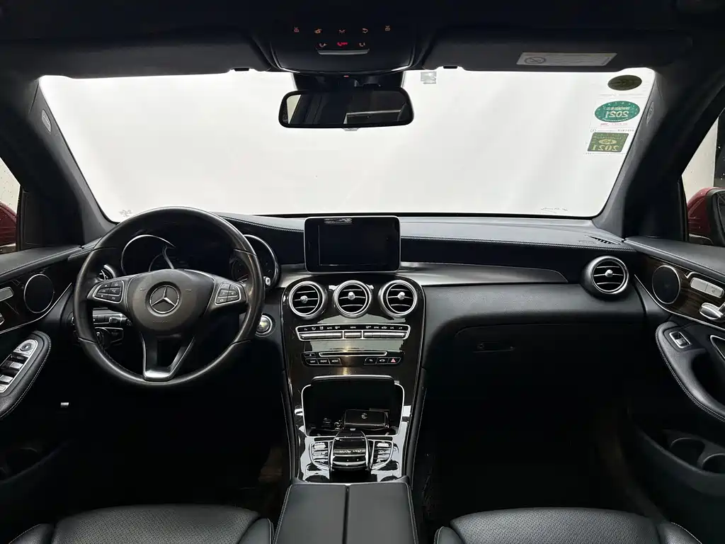 Mercedes-Benz GLC 2017 — фото 13