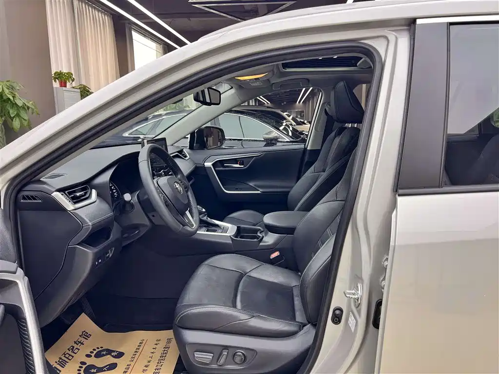 Toyota Wildlander 2021 — фото 10